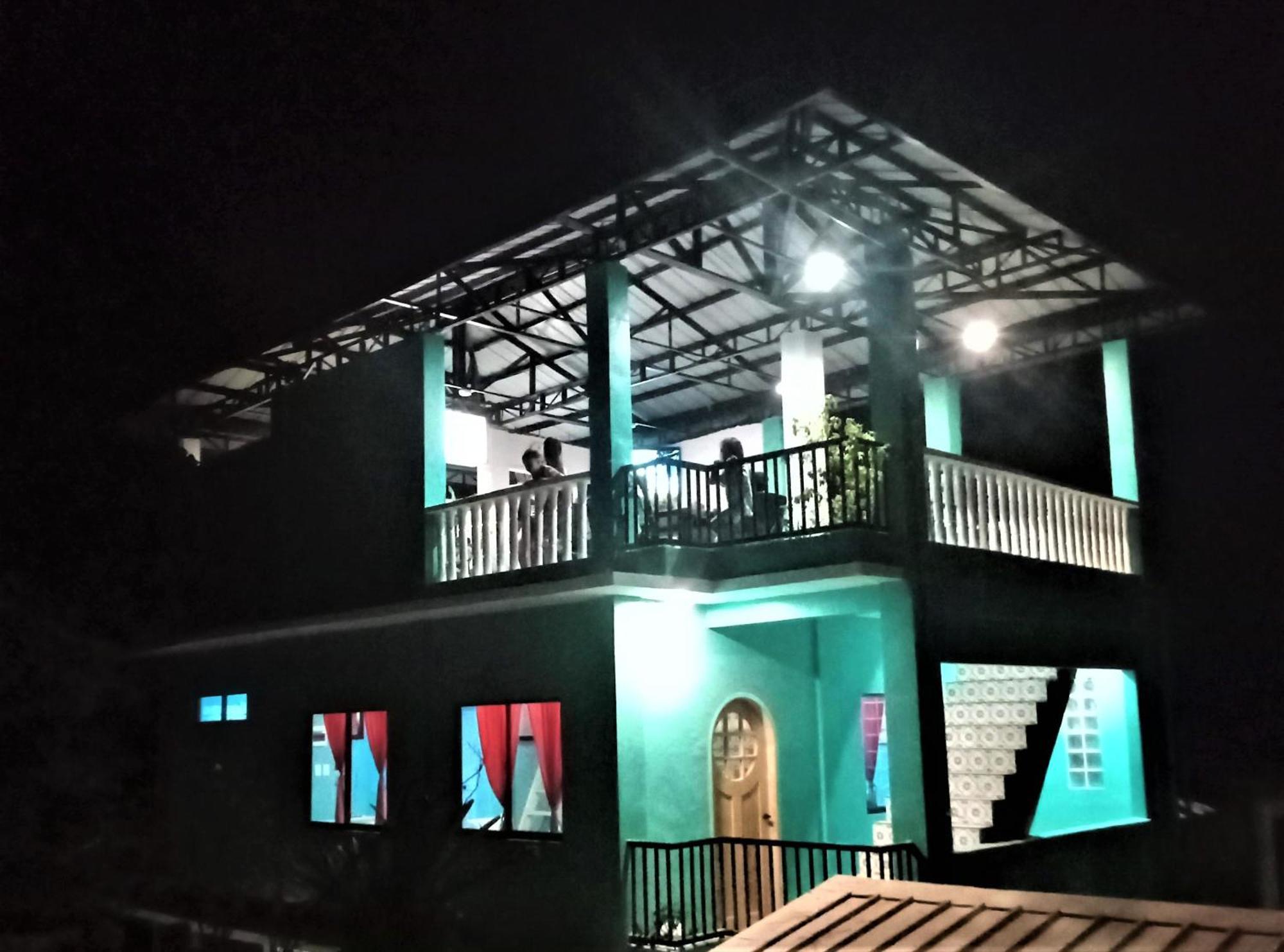 Smallfry'S Beach Resort Calatrava  Екстер'єр фото