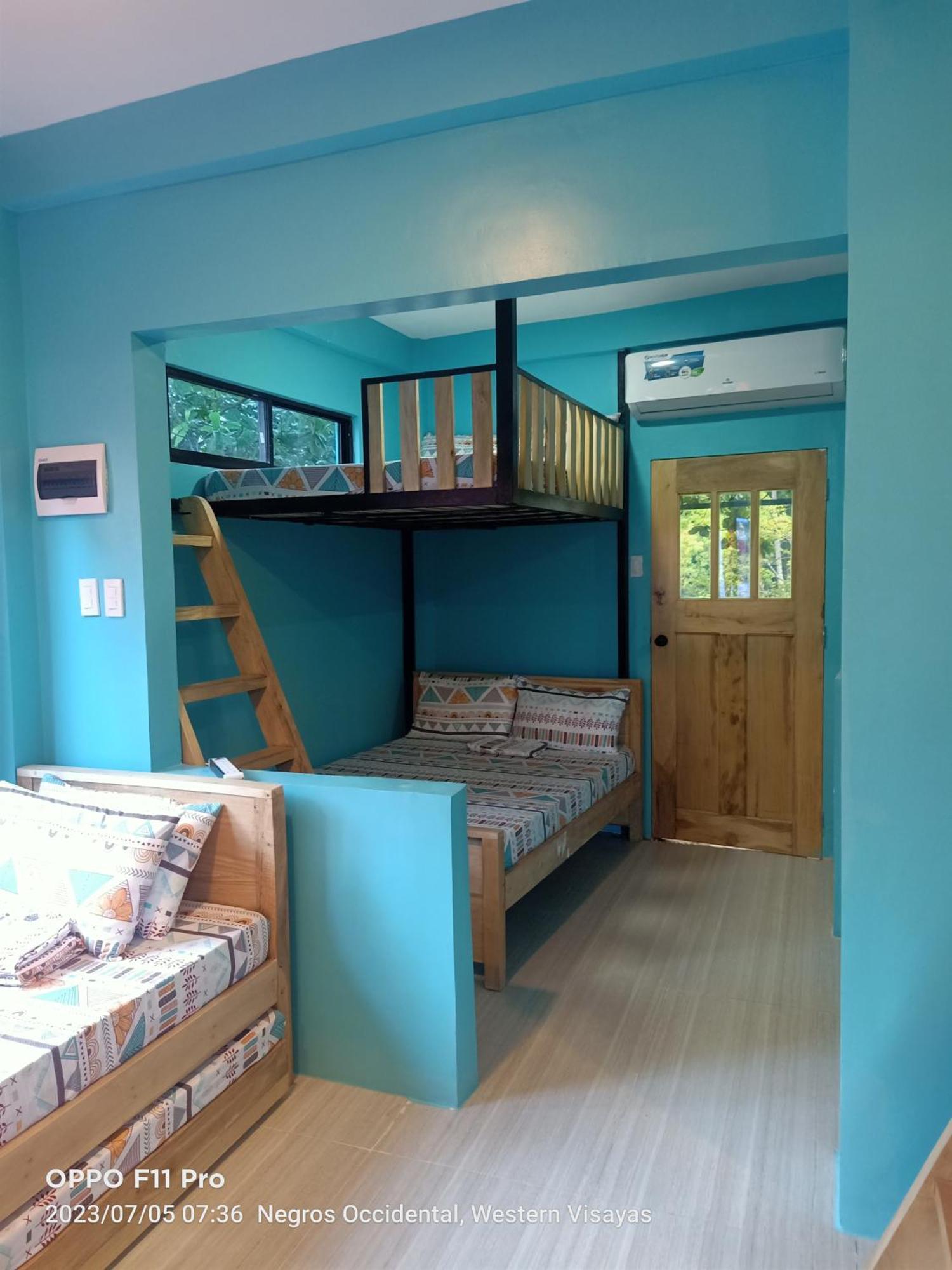 Smallfry'S Beach Resort Calatrava  Екстер'єр фото